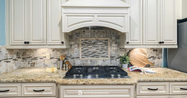 Hand Mixer in Action - Mixer Accessories